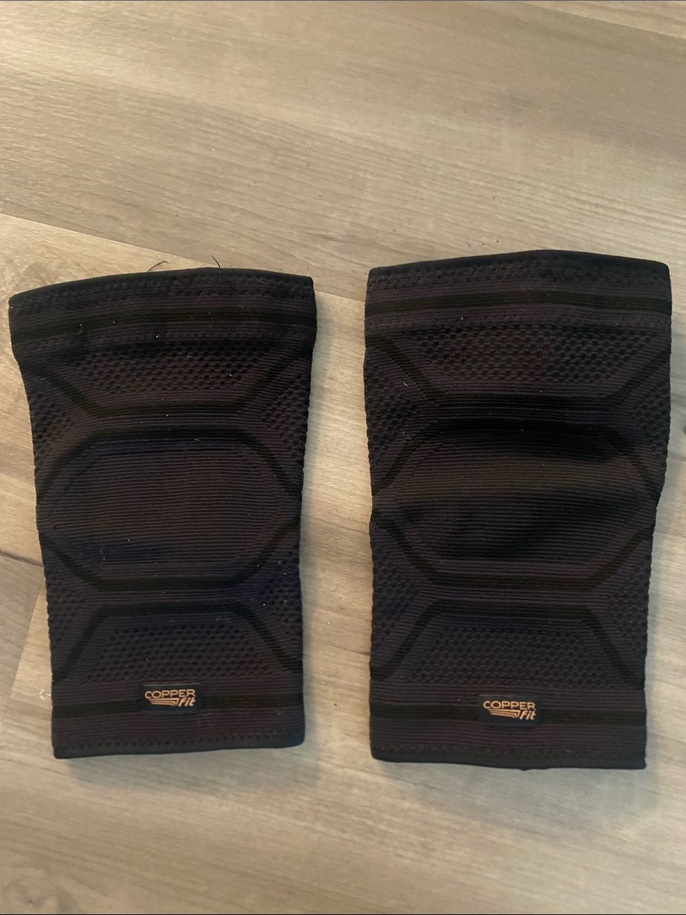 Copper Fit Black Compression Knee Sleeves (S/M) - Supportive Performance